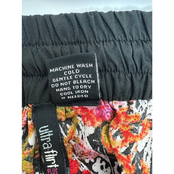Ultra Flirt Plus Drawstring Black Geometric and Pink Floral Print Joggers Sz 2X - Picture 4 of 5